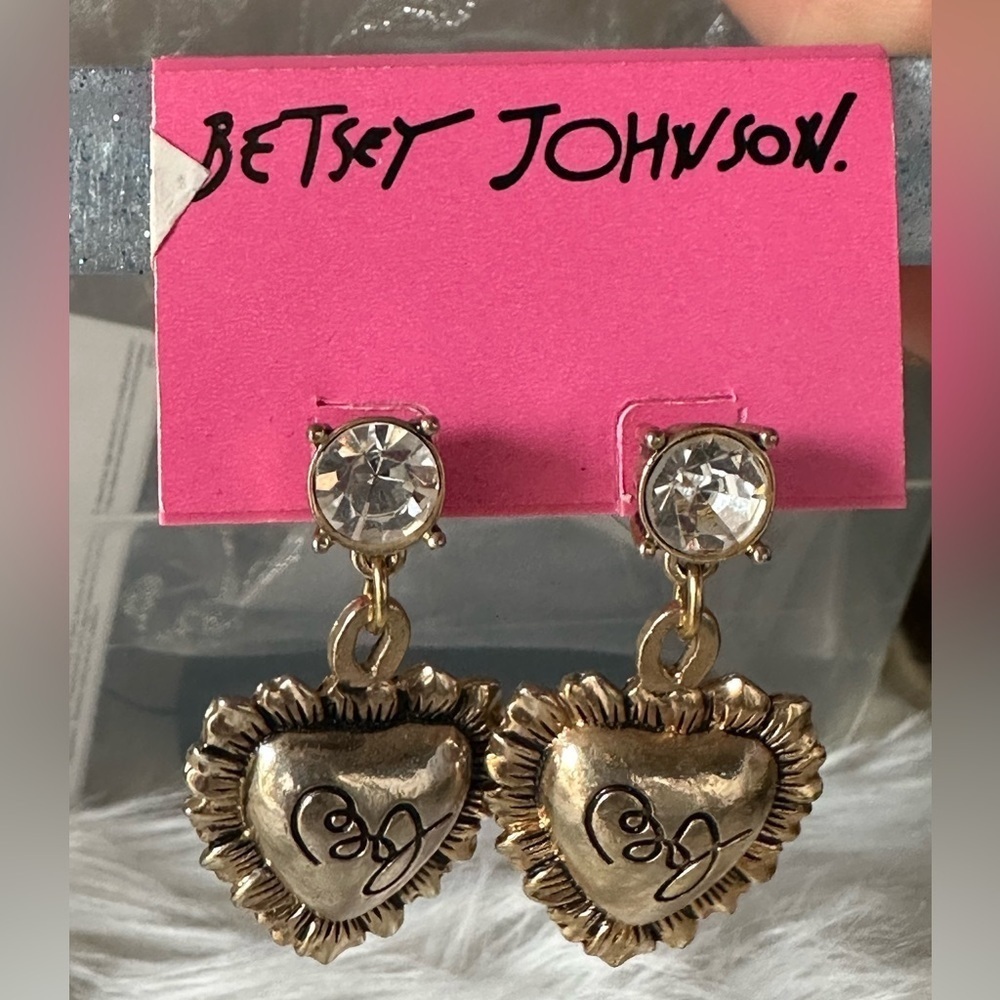 Vintage Betsey Johnson Heart Pendant Gold Statement Earrings